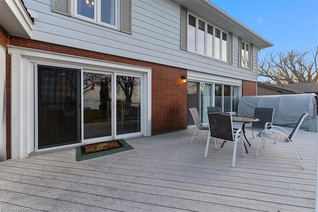 20 Lakeside Dr, House other with 5 bedrooms, 3 bathrooms and 6 parking in Grimsby ON | Image 33