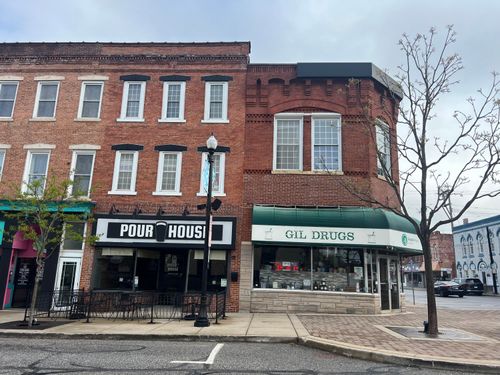 325-5 S Washington St, Valparaiso, IN, 46383 | Card Image