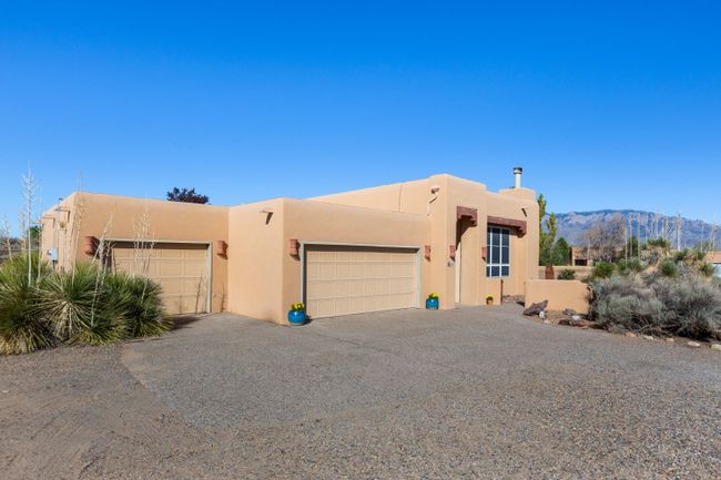 122 Pauline Court, House other with 3 bedrooms, 2 bathrooms and null parking in Corrales NM | Image 2