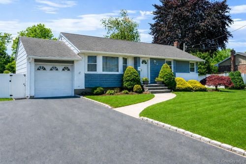 10 Kipling Dr, Greenlawn, NY, 11740-2713 | Card Image