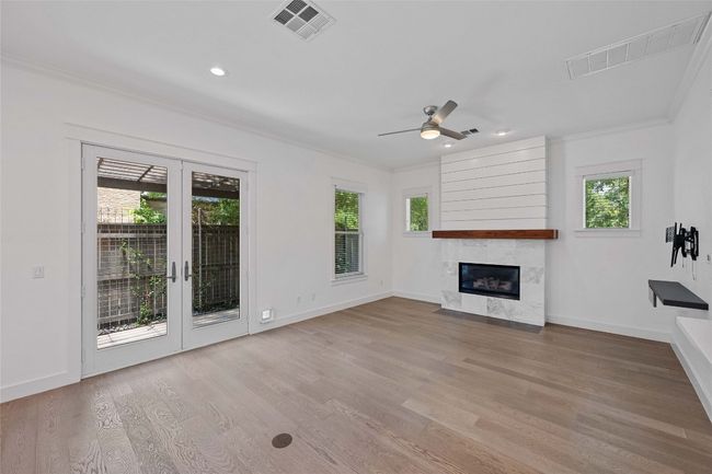 B - 1403 W 12 Th St, Condo with 3 bedrooms, 3 bathrooms and 2 parking in Austin TX | Image 9