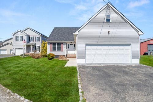 7 Lake Ave, Island Heights, NJ, 08732-7789 | Card Image
