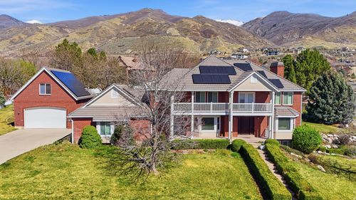 2076 Summerwood Dr, Farmington, UT, 84025-4113 | Card Image
