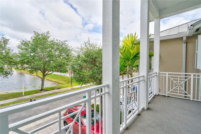 7514 Nw 108 Th Path, Townhouse with 3 bedrooms, 3 bathrooms and null parking in Doral FL | Image 23