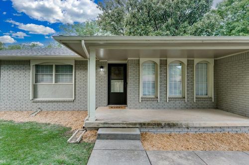 849 N Brook Forest Rd, Derby, KS, 67037-2160 | Card Image