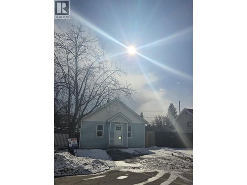 1651 8th Ave, Prince George, BC, V2L3R4 | Card Image