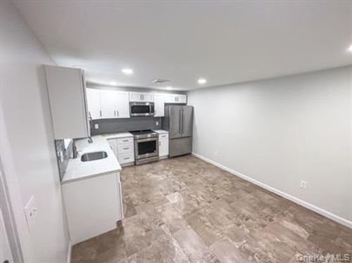 apt-2-453 Vineyard Ave, Highland, NY, 12528-2474 | Card Image