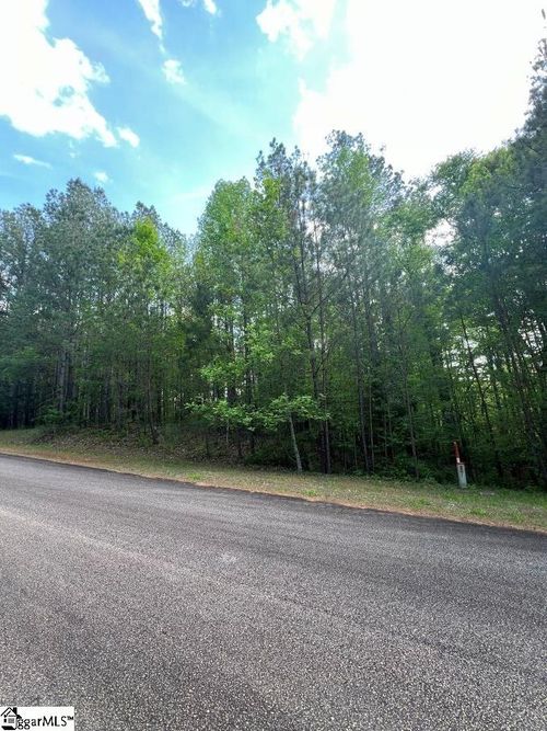 7 Southview Dr, Iva, SC, 29655-8668 | Card Image