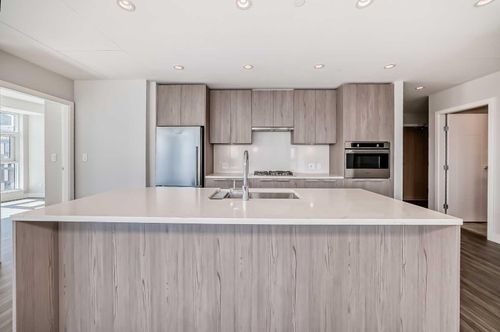 606 - 530 3 Street Se, Home with 2 bedrooms, 2 bathrooms and 1 parking in Calgary AB | Card Image