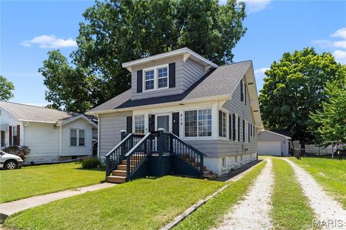 810 E Penning Ave, Wood River, IL, 62095-2140 | Card Image