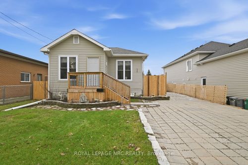 135 St George St, Welland, ON, L3C5N7 | Card Image