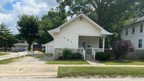 464 S Mill St, Nashville, IL, 62263-1847 | Card Image