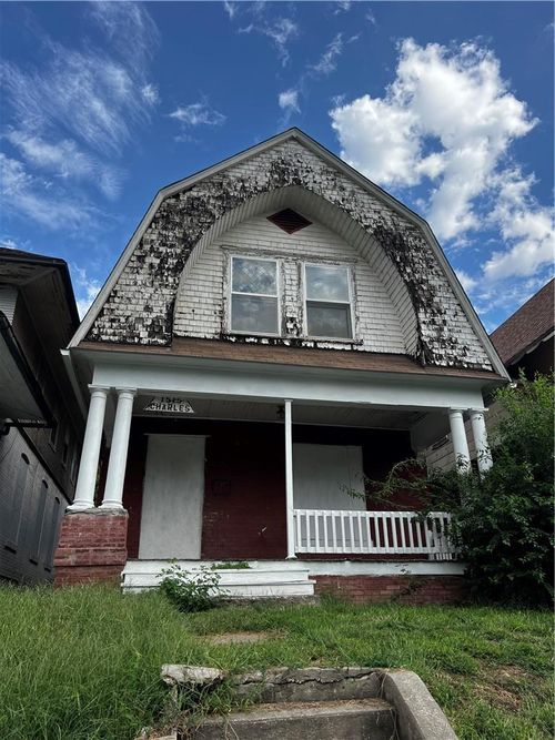 1513 Charles Street, St Joseph, MO, 64501 | Card Image