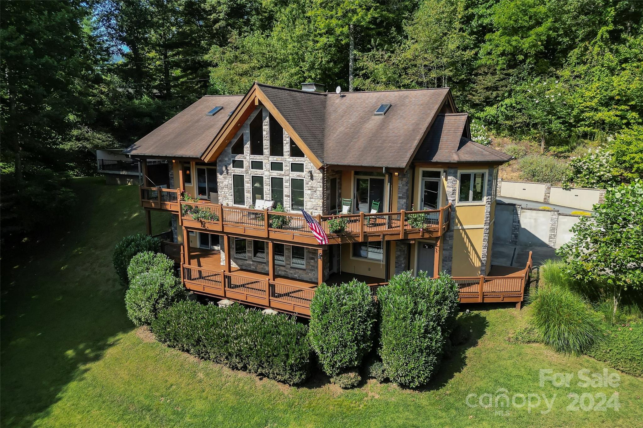 Cansadie Top Rd, Waynesville, NC 28785
