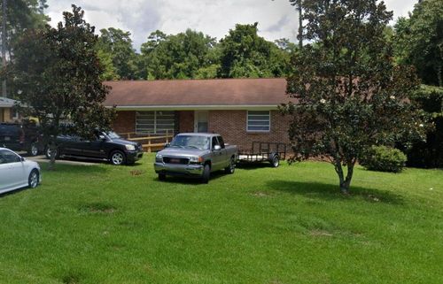 2035 Briarwood Dr, Laurel, MS, 39440-2117 | Card Image