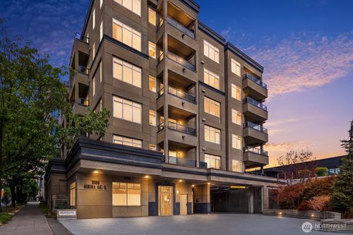 311-1000 Aurora Ave N, Seattle, WA, 98109-4177 | Card Image