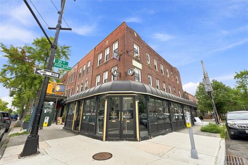2fl-35-02 Ditmars Blvd, Astoria, NY, 11105-2107 | Card Image