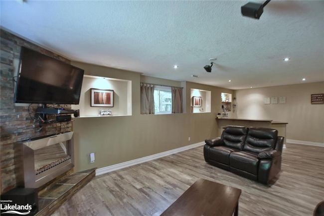 36 47 Th St S, House other with 5 bedrooms, 3 bathrooms and 6 parking in Wasaga Beach ON | Image 24