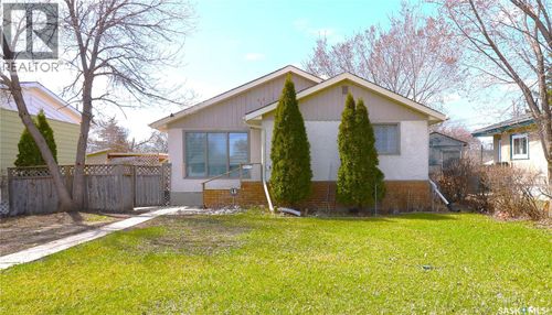 674 Robinson St, Regina, SK, S4T2L8 | Card Image