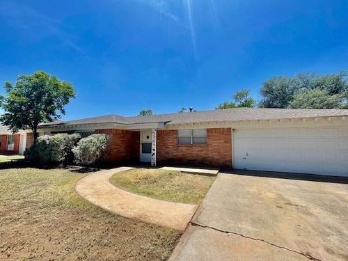 2105 Huntington St, Midland, TX, 79705-8414 | Card Image