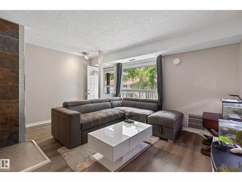 35-3111 142 Ave Nw, Edmonton, AB, T5Y2H6 | Card Image