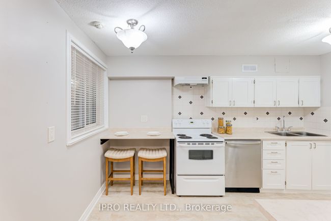 61 - 130 Ling Rd, Condo with 4 bedrooms, 2 bathrooms and 1 parking in Toronto ON | Image 17