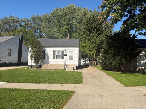 18949 Washtenaw St, Harper Woods, MI, 48225-2149 | Card Image