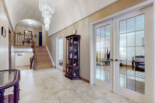 42 Banner Lane, King City, ON, L7B1K2 | Card Image