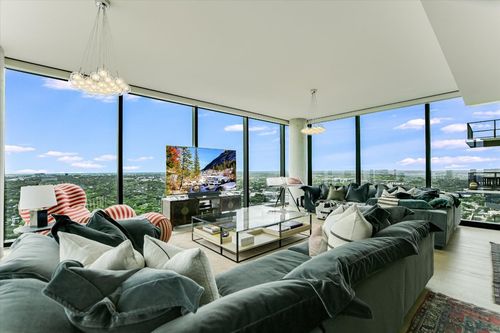 3906-44 East Ave, Austin, TX, 78701 | Card Image
