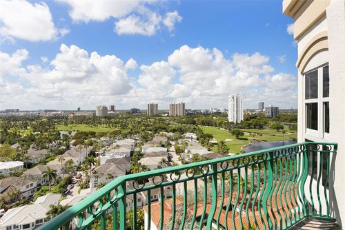 ts08-19900 E Country Club Dr, Aventura, FL, 33180-3327 | Card Image