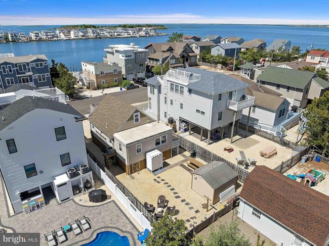 215 W 23 Rd St, House other with 3 bedrooms, 1 bathrooms and null parking in SHIP BOTTOM NJ | Image 53
