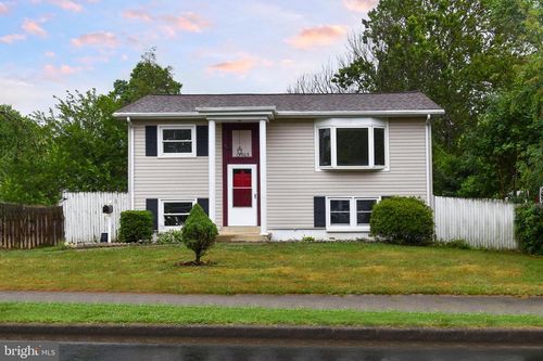 13303 Huntington Ln, WOODBRIDGE, VA, 22193-5130 | Card Image