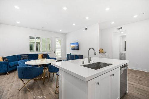 123 Sash, Irvine, CA, 92618-1456 | Card Image