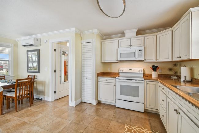 Unit A - Kitchen | Image 19
