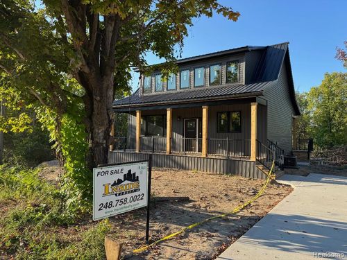 1713 Vanderlip Rd, Traverse City, MI, 49686-9161 | Card Image