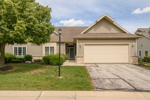 5394 S Butterfield Way, Greenfield, WI, 53221-3242 | Card Image