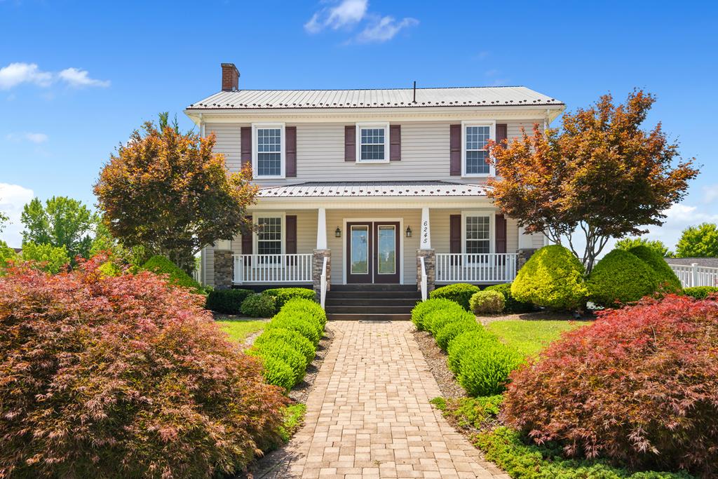 6245 University Park Dr, Radford, VA 24141