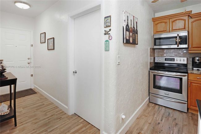 APT-3A - 3300 N Surf Rd, Condo with 1 bedrooms, 1 bathrooms and null parking in Hollywood FL | Image 12