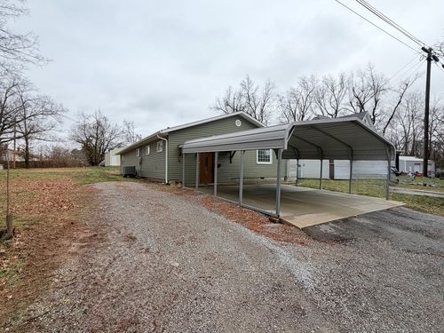 858 Benton St, Eldorado, IL, 62930-1804 | Card Image