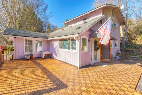 9395 Highway 238, Jacksonville, OR, 97530-9553 | Card Image