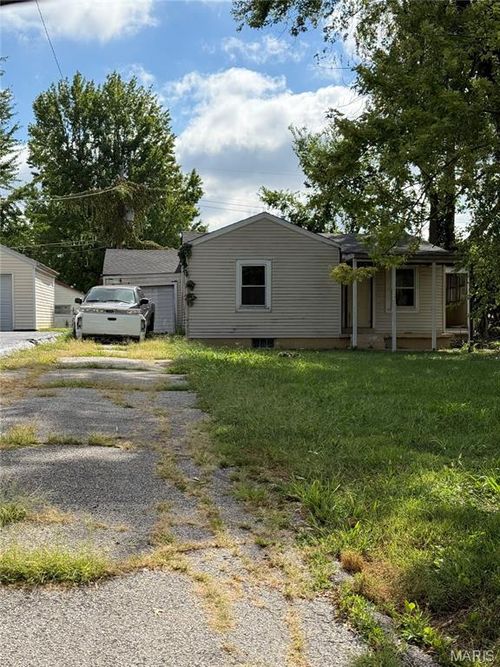 310 Ames Pl, Saint Louis, MO, 63135-2004 | Card Image
