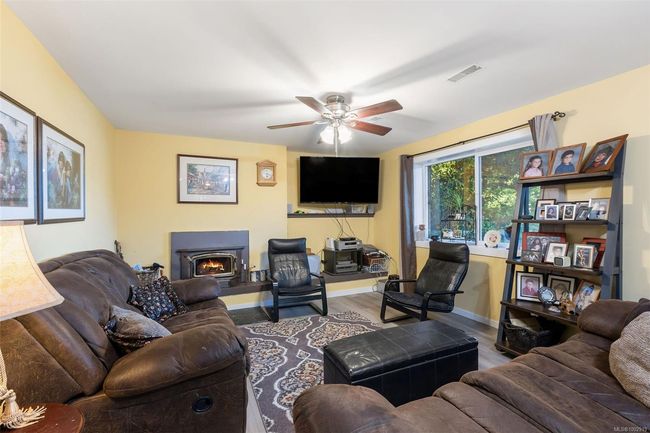 6374 Oldfield Rd, House other with 5 bedrooms, 2 bathrooms and 4 parking in Central Saanich BC | Image 18