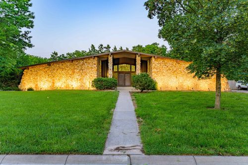 1500 Terrace Dr, Newton, KS, 67114-6316 | Card Image
