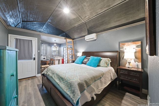 6005 W Ammann Rd, Home with 5 bedrooms, 5 bathrooms and null parking in Bulverde TX | Image 26