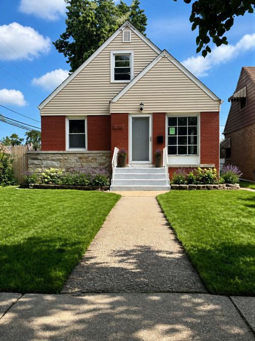11 166th St, Calumet City, IL, 60409-6208 | Card Image