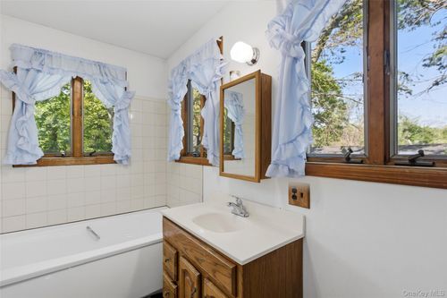 142 Shore Drive, Brookhaven, NY, 11789 | Card Image