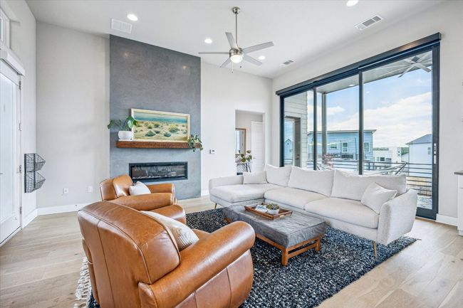 6229 Florencia Ln, House other with 3 bedrooms, 3 bathrooms and 4 parking in Austin TX | Image 5