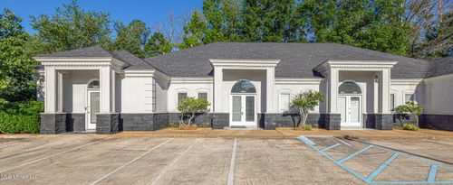 303-359 Towne Center Blvd, Ridgeland, MS, 39157-4868 | Card Image