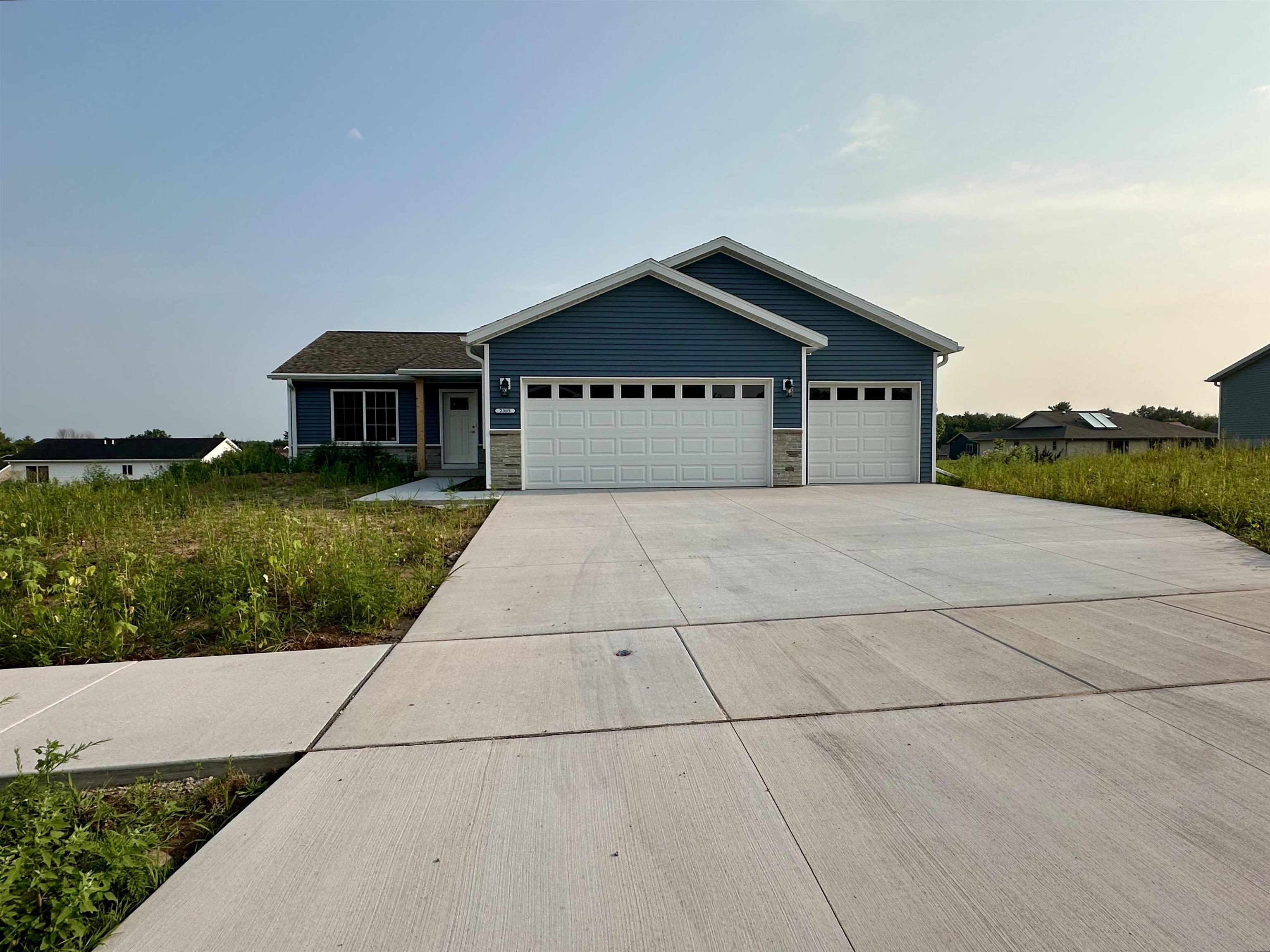Young Dr, Waupaca, WI 54981