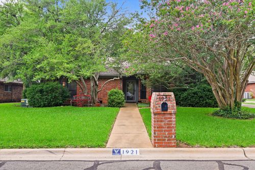 1921 N Lake Trl, Denton, TX, 76201-0601 | Card Image